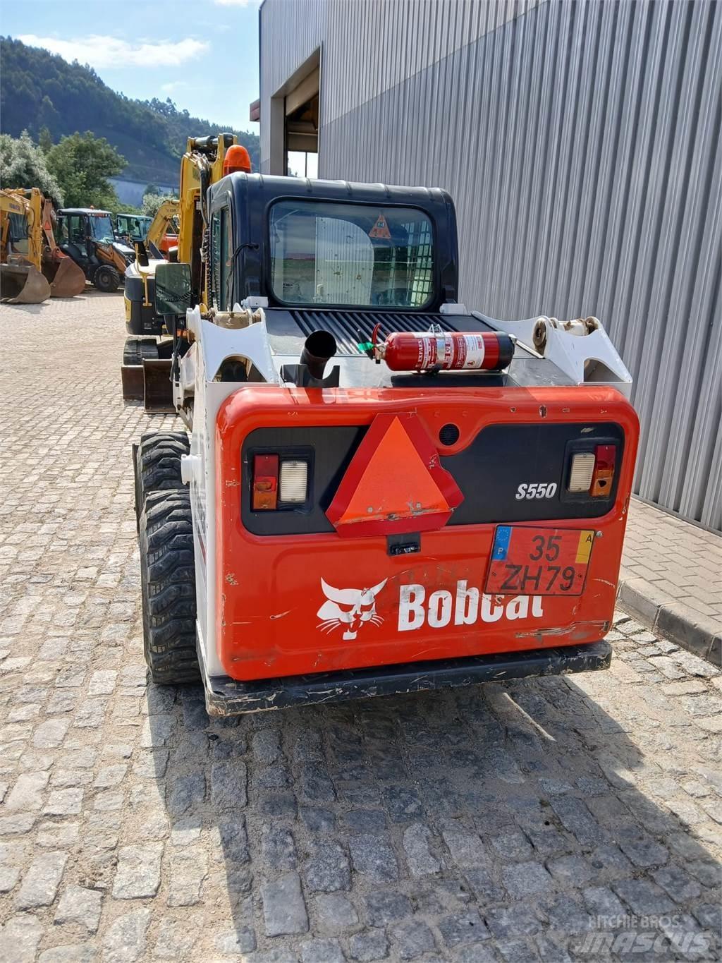 Bobcat S550 Фронтальные погрузчики