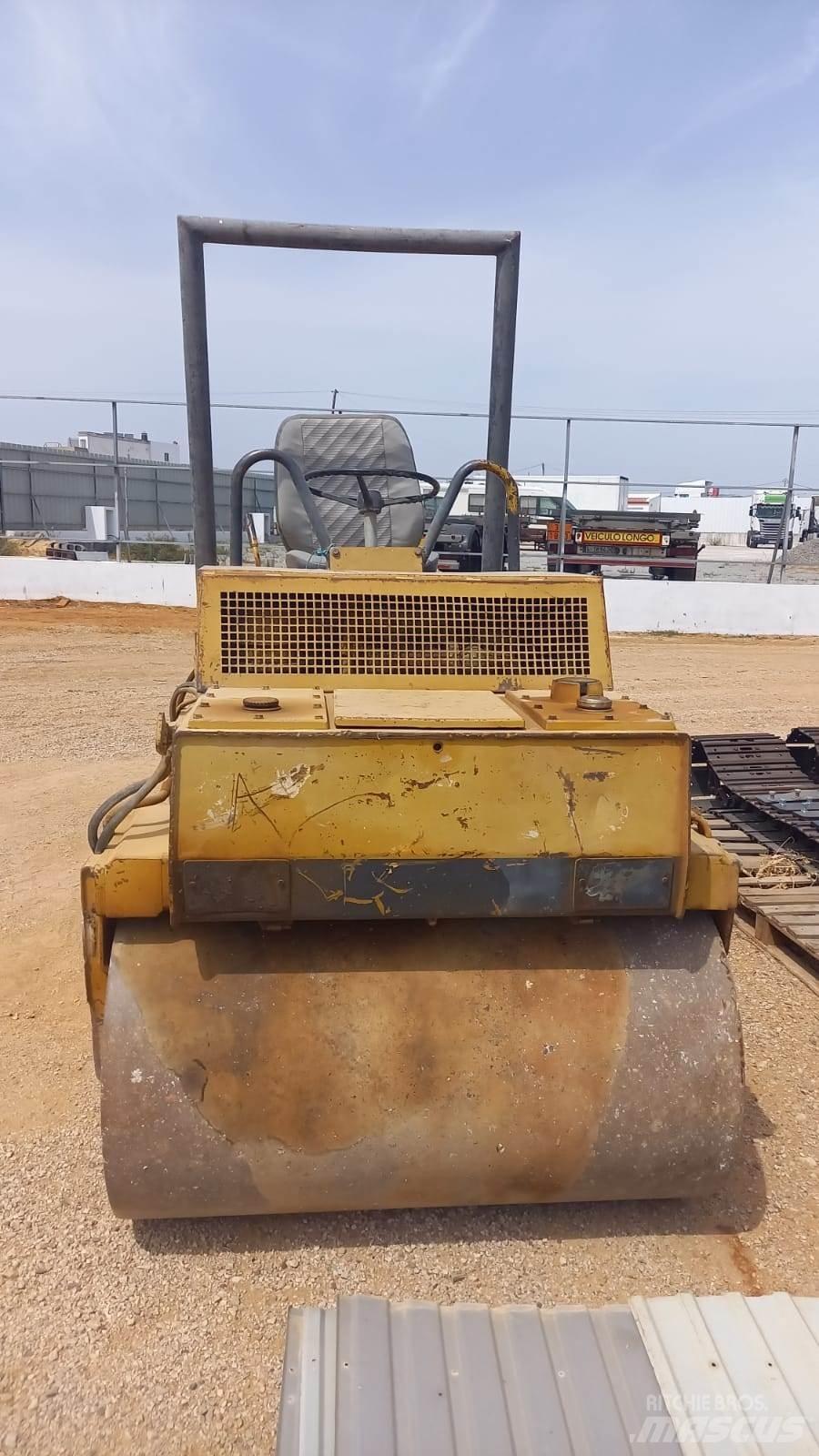 Bomag BW120AD Катки тротуарные
