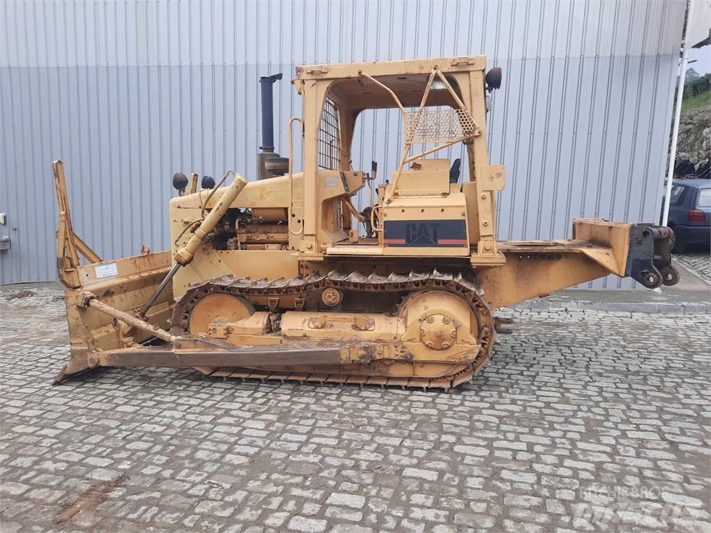 CAT D4E Трубоукладчики