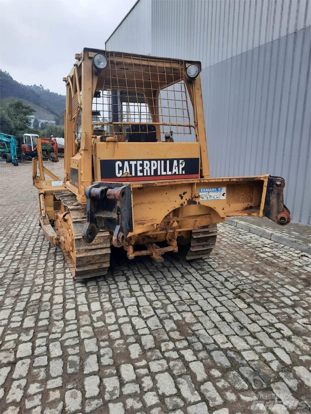 CAT D4E Трубоукладчики