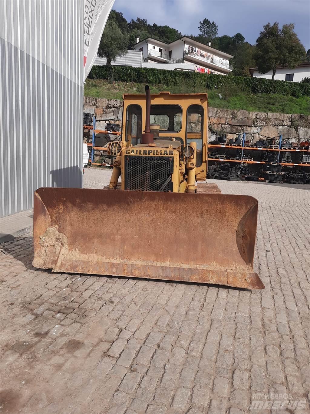 CAT D5B Трубоукладчики