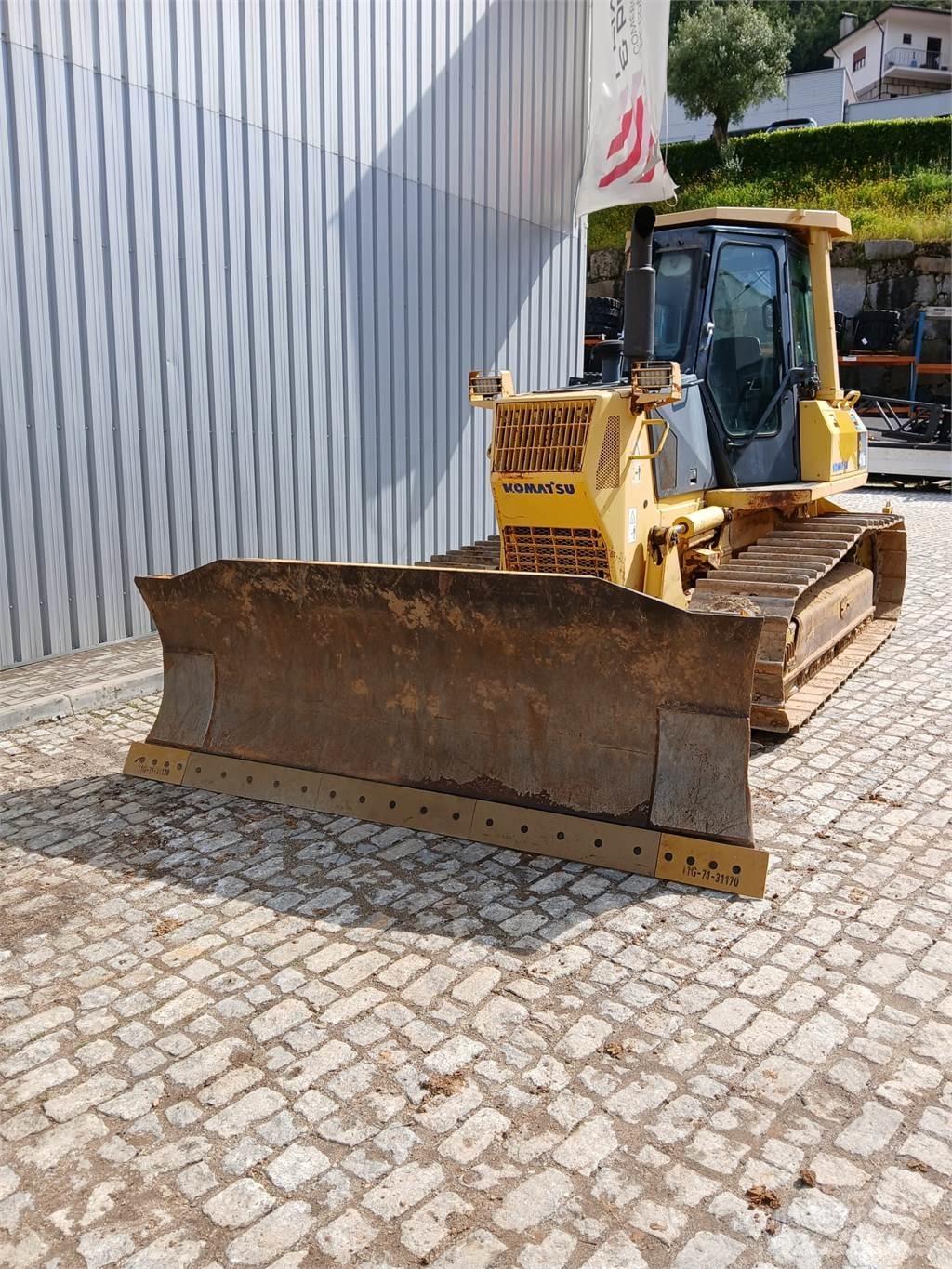 Komatsu D41E-6 Трубоукладчики