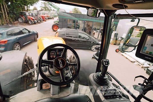 JCB FASTRAC 4220 Трактора