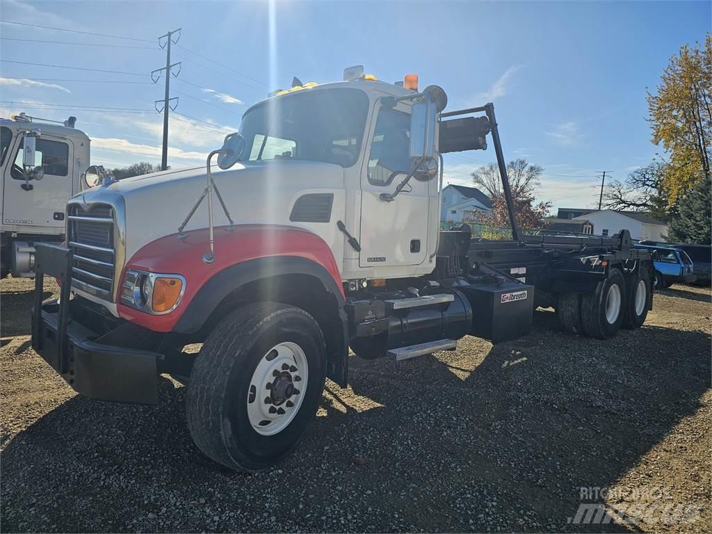 Mack CV713 Специальные грузовики