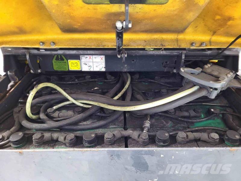 Aisle-Master 20SHE Узкопроходные штабелёры