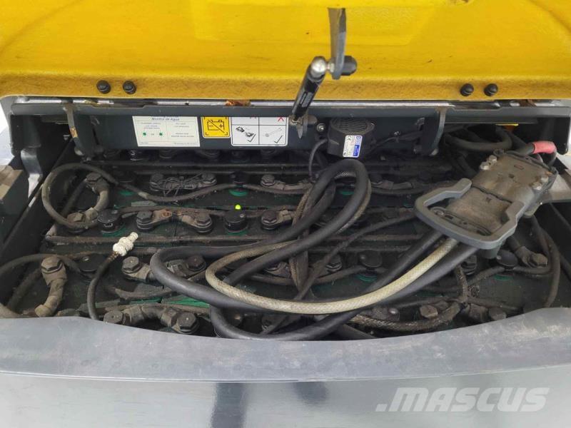 Aisle-Master AM20SE Узкопроходные штабелёры