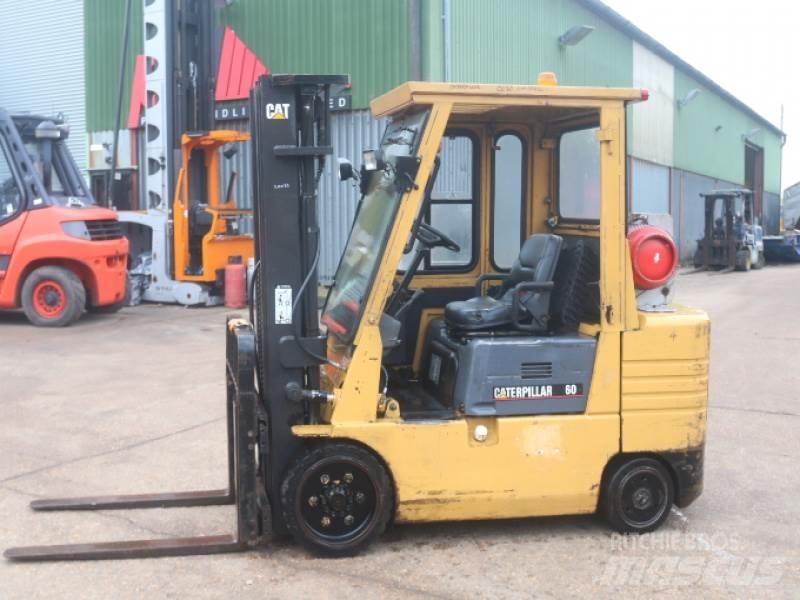 CAT GC30 Газовые погрузчики
