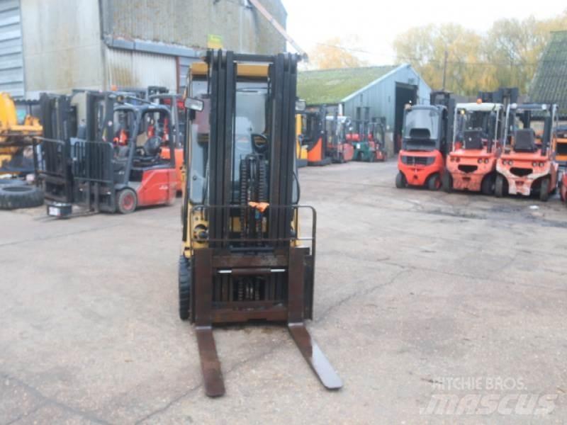 CAT GC30 Газовые погрузчики
