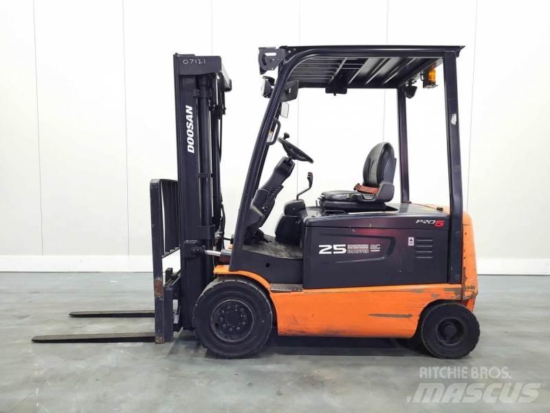 Doosan B25X-5 Электропогрузчики