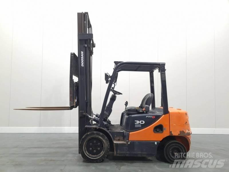 Doosan D30S-5 Дизельные погрузчики