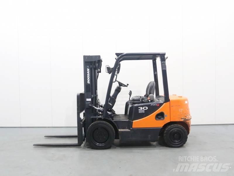 Doosan D30S-5 Дизельные погрузчики