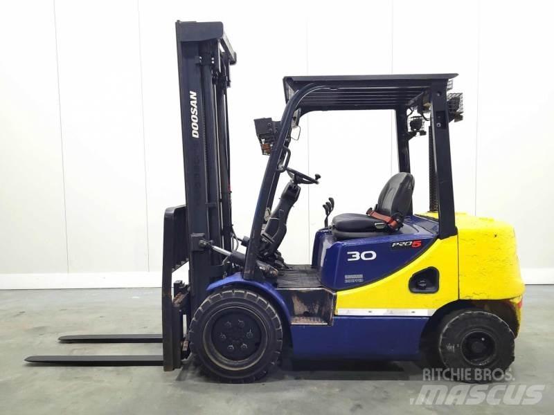 Doosan D30S-5 Дизельные погрузчики