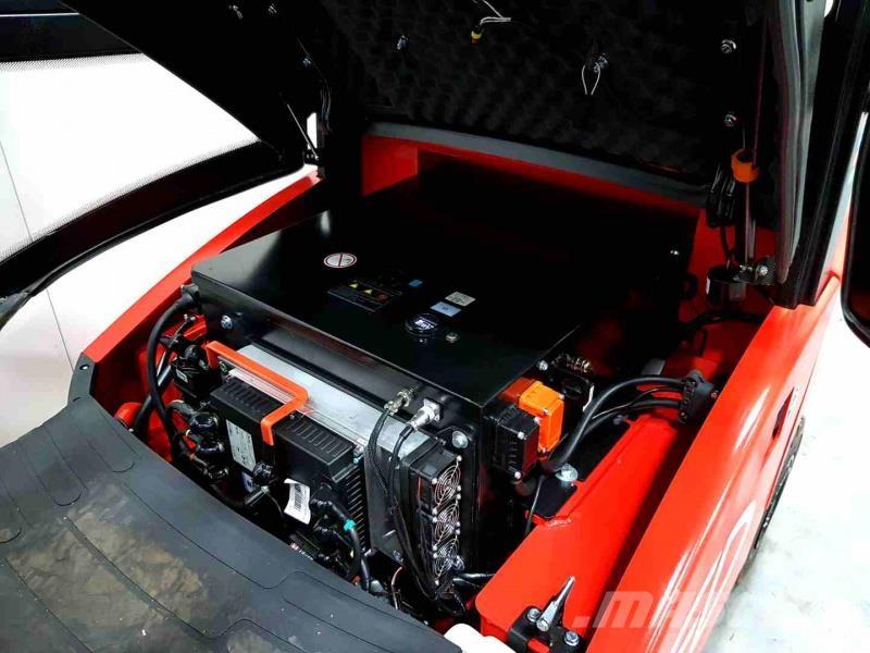 EP EFL253B 205 FC RENTAL Электропогрузчики