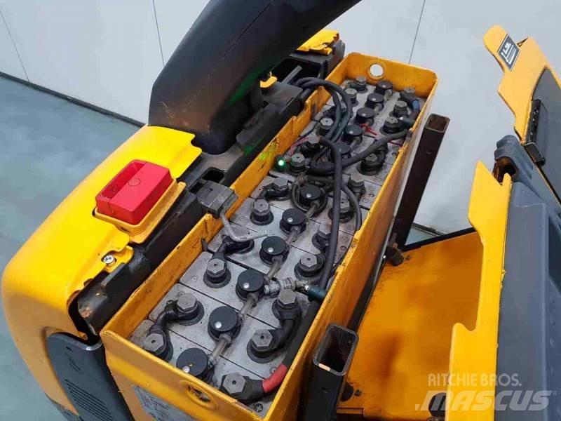 Jungheinrich ECE220 XL Вертикальные комплектовщики