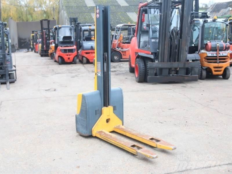 Jungheinrich EMC110 Ручные штабелёры