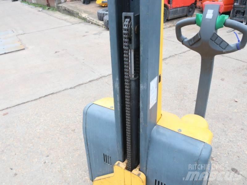 Jungheinrich EMC110 Ручные штабелёры