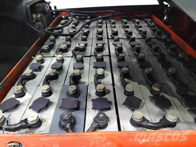 Linde E30-01 Электропогрузчики