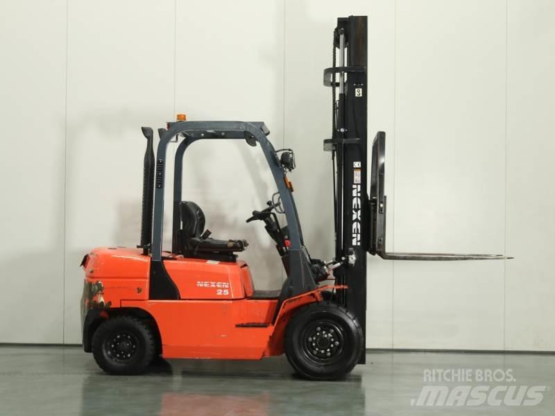 Nexen FDR25 Дизельные погрузчики