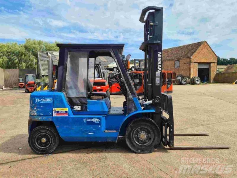 Nissan FO4D40Q2 Дизельные погрузчики