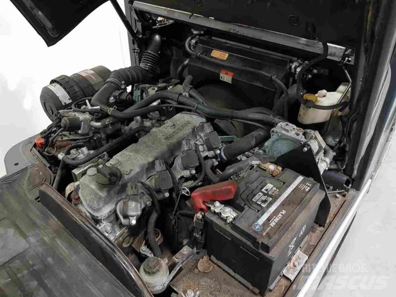 Nissan P1D1A18LQ Газовые погрузчики