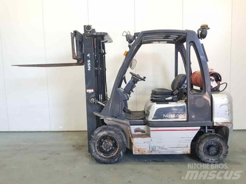 Nissan U1D272520 Газовые погрузчики
