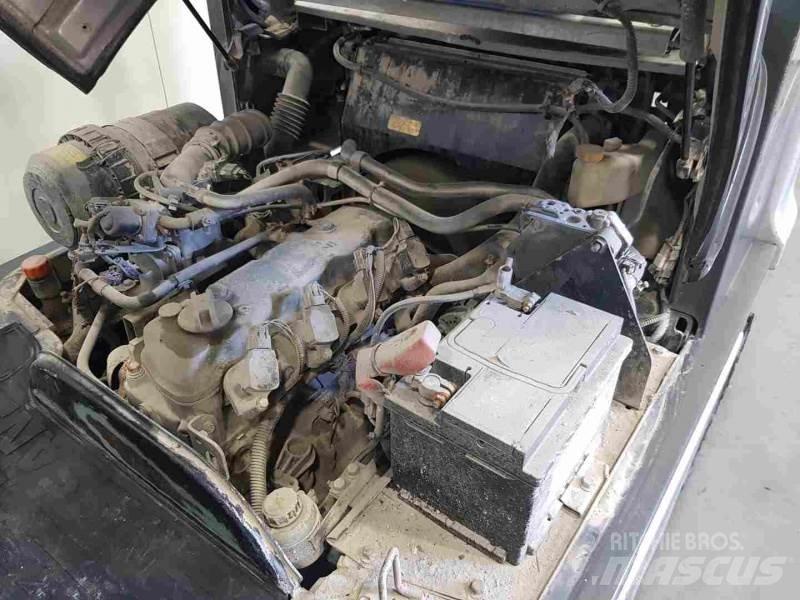 Nissan U1D272520 Газовые погрузчики
