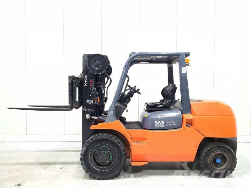 Toyota 42-7FD45 Дизельные погрузчики