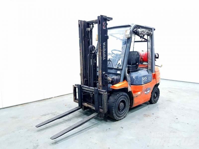 Toyota 42-7FGF25 Газовые погрузчики