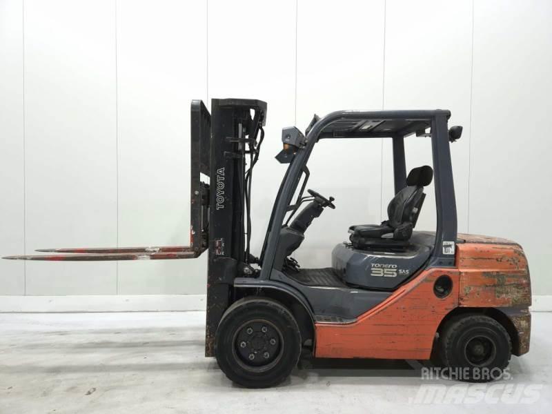 Toyota 52-8FDJF35 Дизельные погрузчики