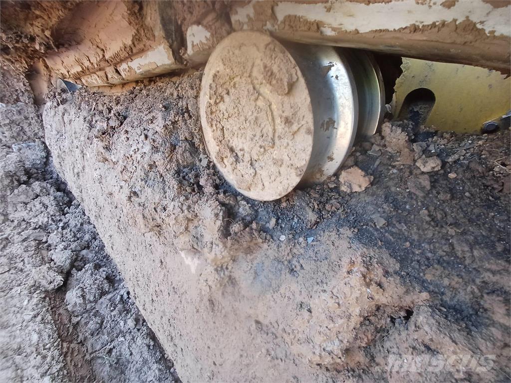 Komatsu D65PX-17 Гусеничные бульдозеры