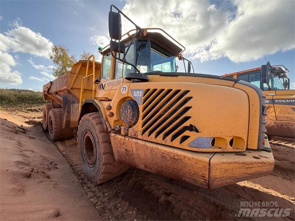 Volvo A25D Шарнирно-сочленённые самосвалы