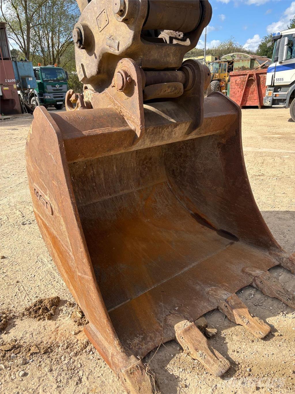 Volvo EC290BLC Гусеничные экскаваторы