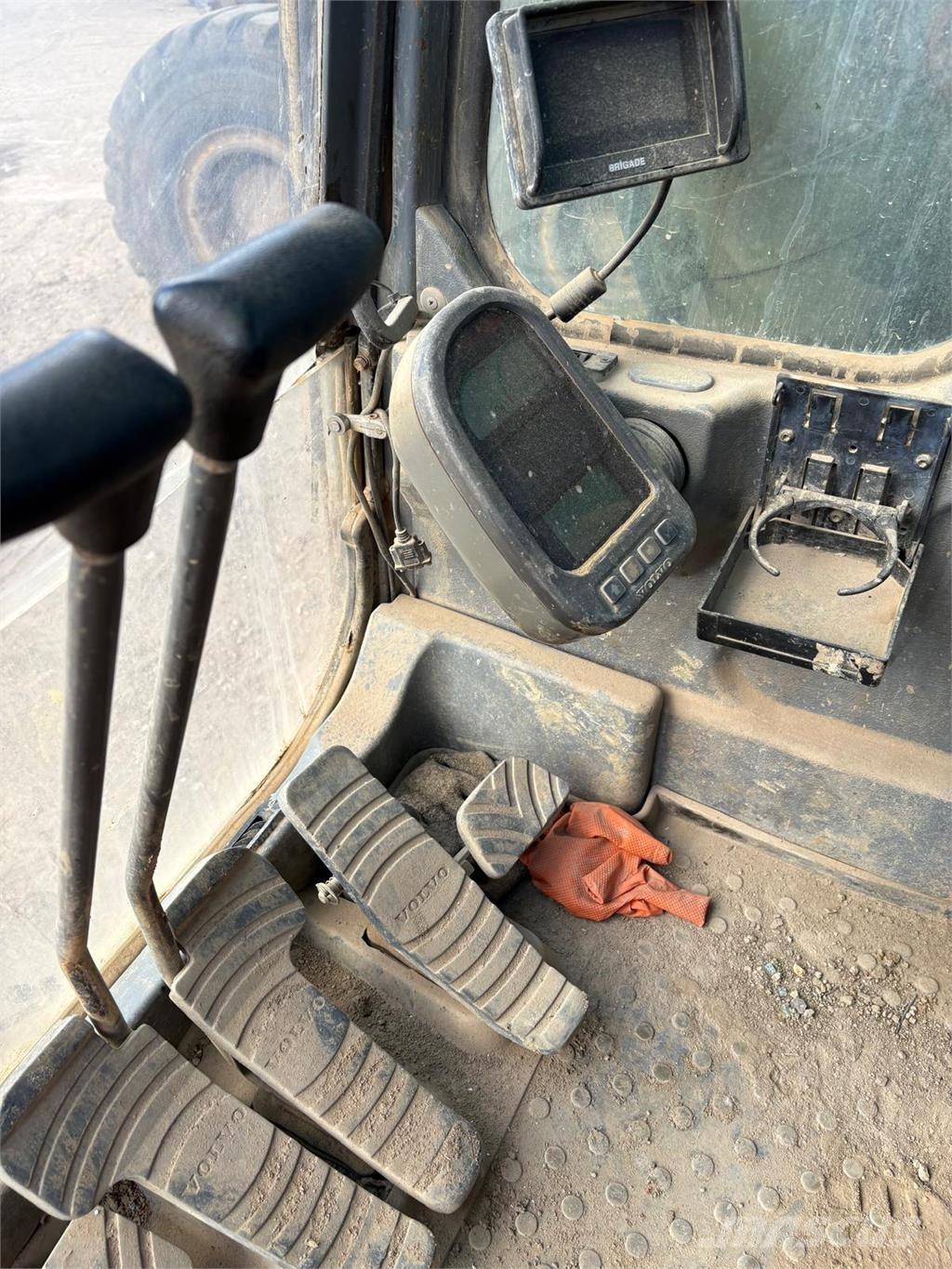 Volvo EC290BLC Гусеничные экскаваторы