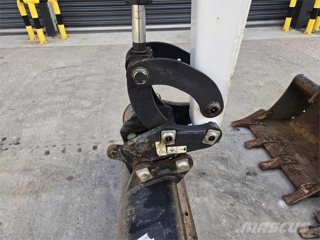 Bobcat E17 Мини-экскаваторы