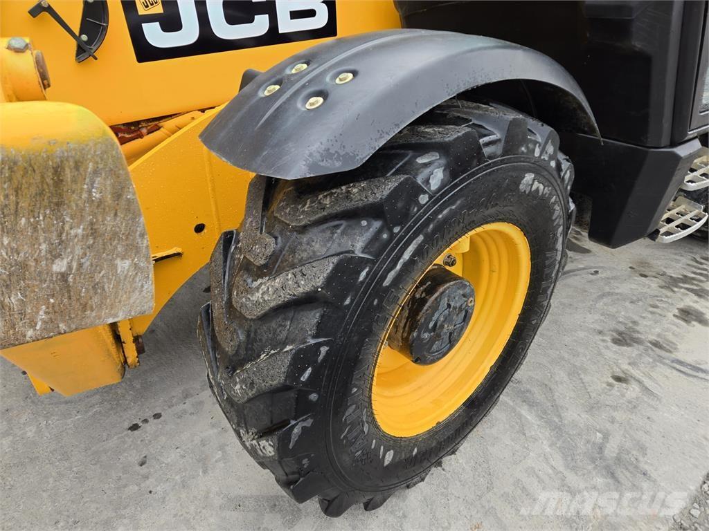 JCB 535-140 Телескопические погрузчики