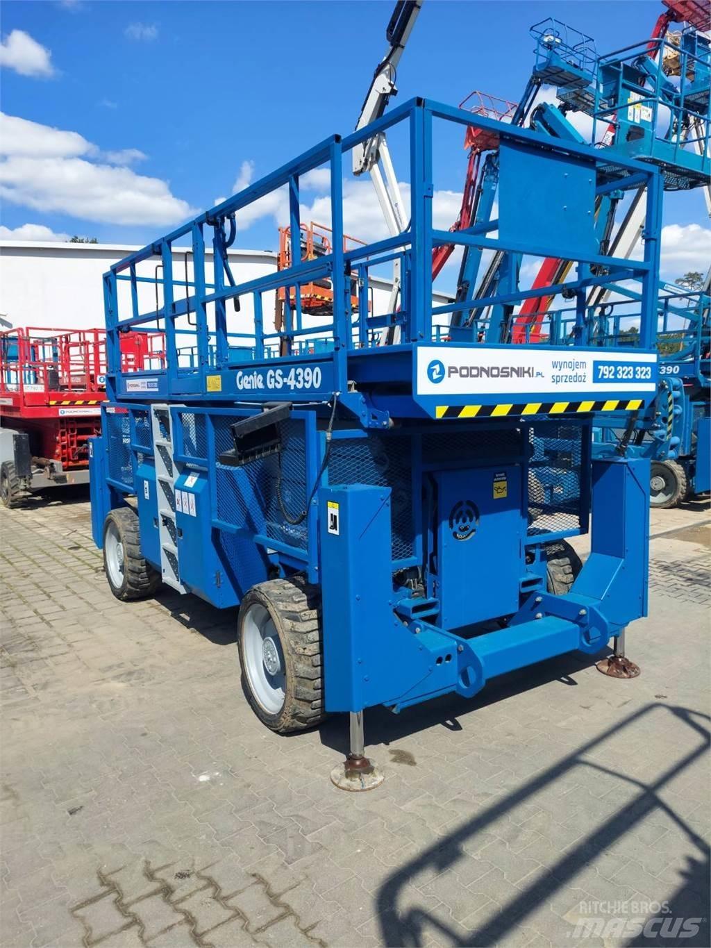 Genie GS-4390 RT Ножничные подъемники