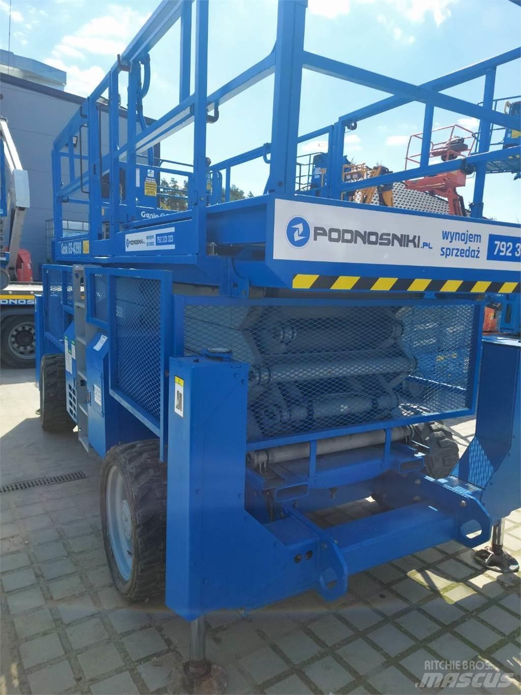 Genie GS-4390 RT Ножничные подъемники