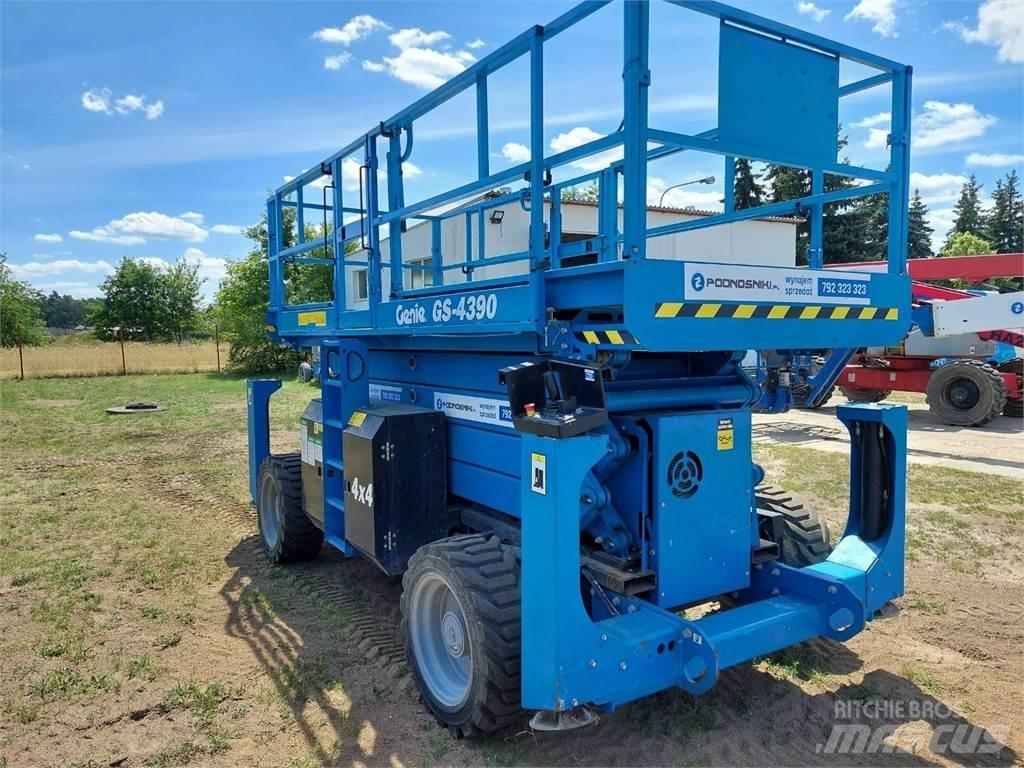 Genie GS-4390 RT Ножничные подъемники