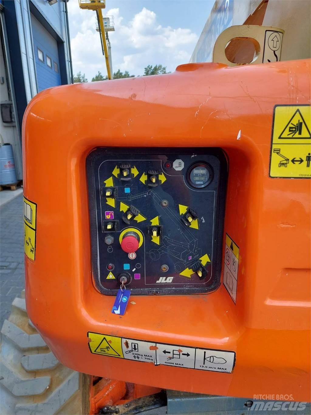 JLG M600JP Коленчатые подъемники