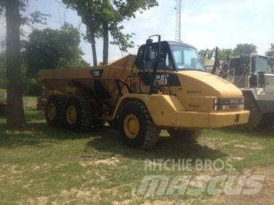 CAT 725 Шарнирно-сочленённые самосвалы