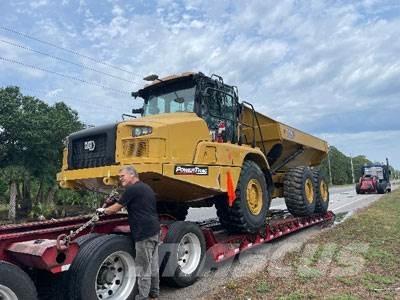 CAT 725 04A Шарнирно-сочленённые самосвалы