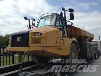 CAT 725C Шарнирно-сочленённые самосвалы
