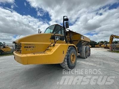 CAT 740 Шарнирно-сочленённые самосвалы