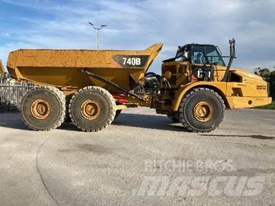 CAT 740B Шарнирно-сочленённые самосвалы