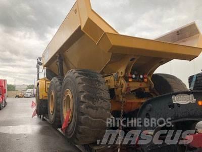 CAT 745C Шарнирно-сочленённые самосвалы