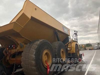 CAT 745C Шарнирно-сочленённые самосвалы