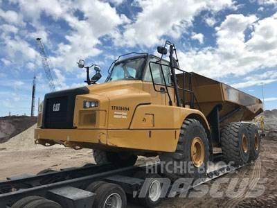 CAT 745C Шарнирно-сочленённые самосвалы
