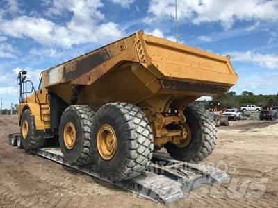 CAT 745C Шарнирно-сочленённые самосвалы