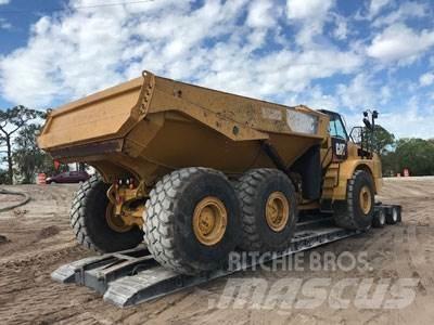 CAT 745C Шарнирно-сочленённые самосвалы