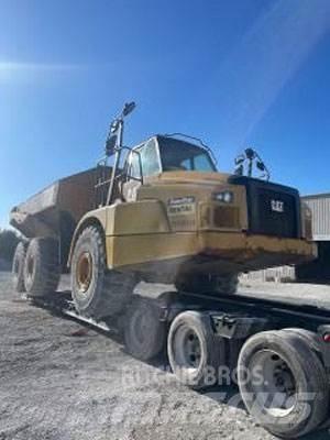 CAT 745C Шарнирно-сочленённые самосвалы